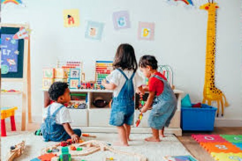 Educação infantil: 35% dos municípios com filas de espera em creches não adotam critérios de priorização